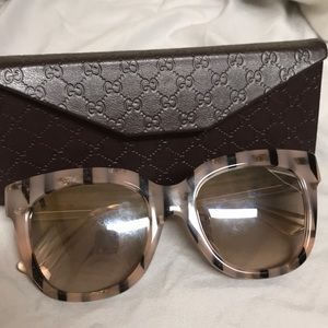 AUTH. GUCCI SUNGLASSES!